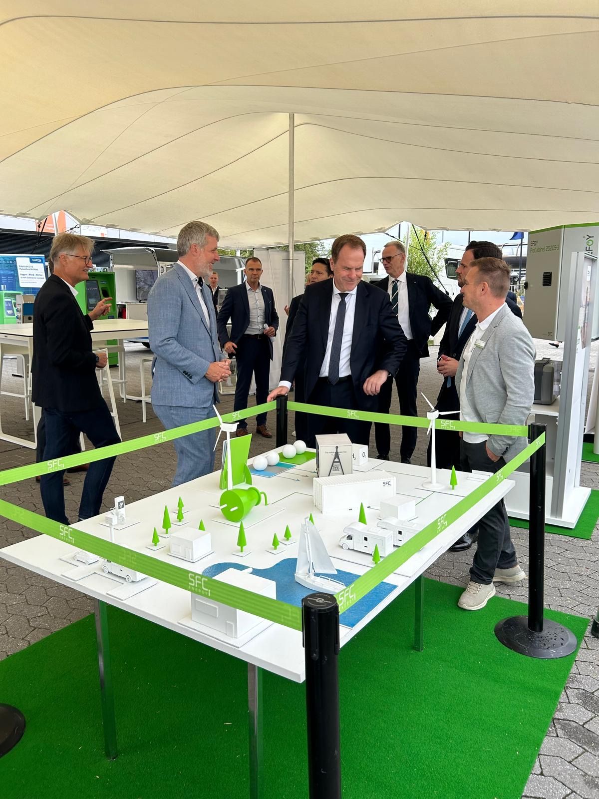 ante-staehely-agentur-fuer-messe-und-event-messestand-sfc-caravan-salon-2024-messebau-nrw-05