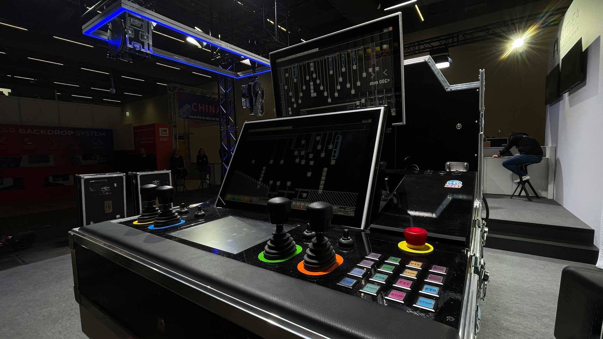 ante-staehely-Messestand-ARTTHEA-bühnentechnik-prolight-and-sound-2025-05