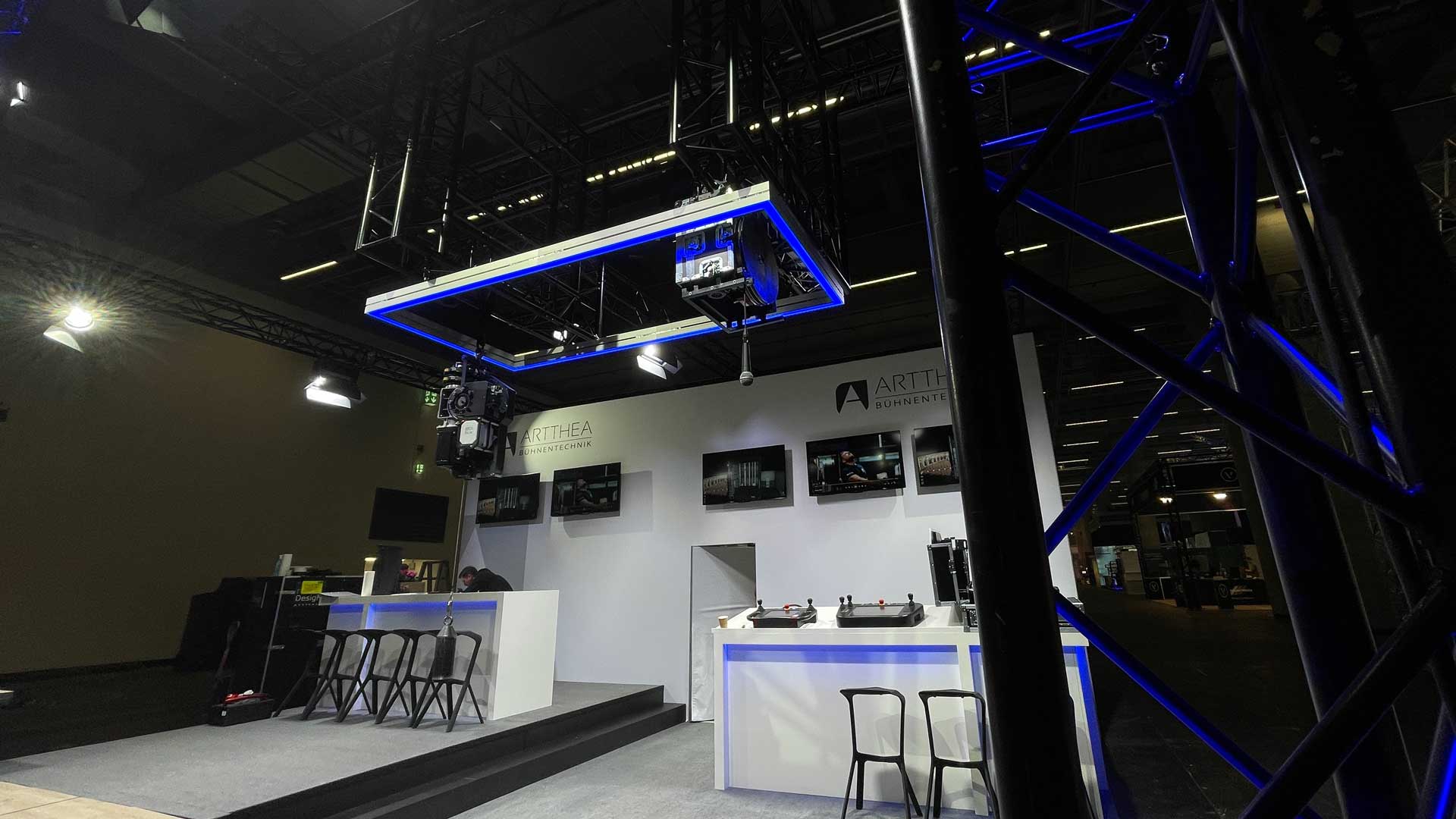 ante-staehely-Messestand-ARTTHEA-bühnentechnik-prolight-and-sound-2025-03